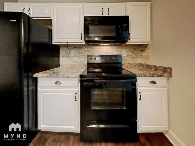 Foto del edificio - 722 Deans Ferry Rd