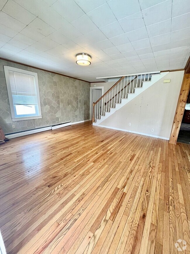 Building Photo - 239 Spearing St
