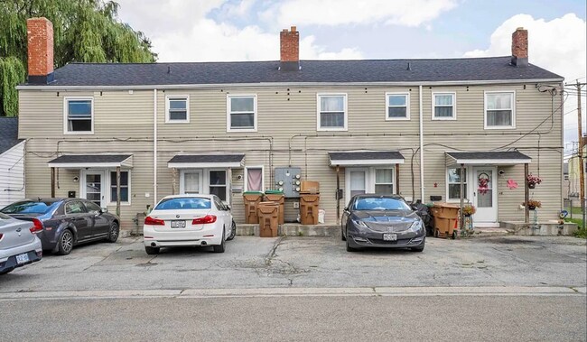 Foto del edificio - 48 Glenwood Ct
