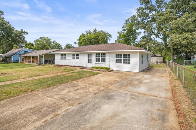 Driveway - 14002 Creely Dr SW