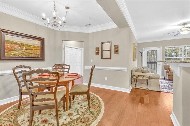 Building Photo - 5559 Glenridge Dr