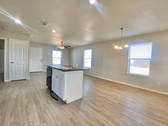 Building Photo - Great 3 bed 2 bath rural rental now available.