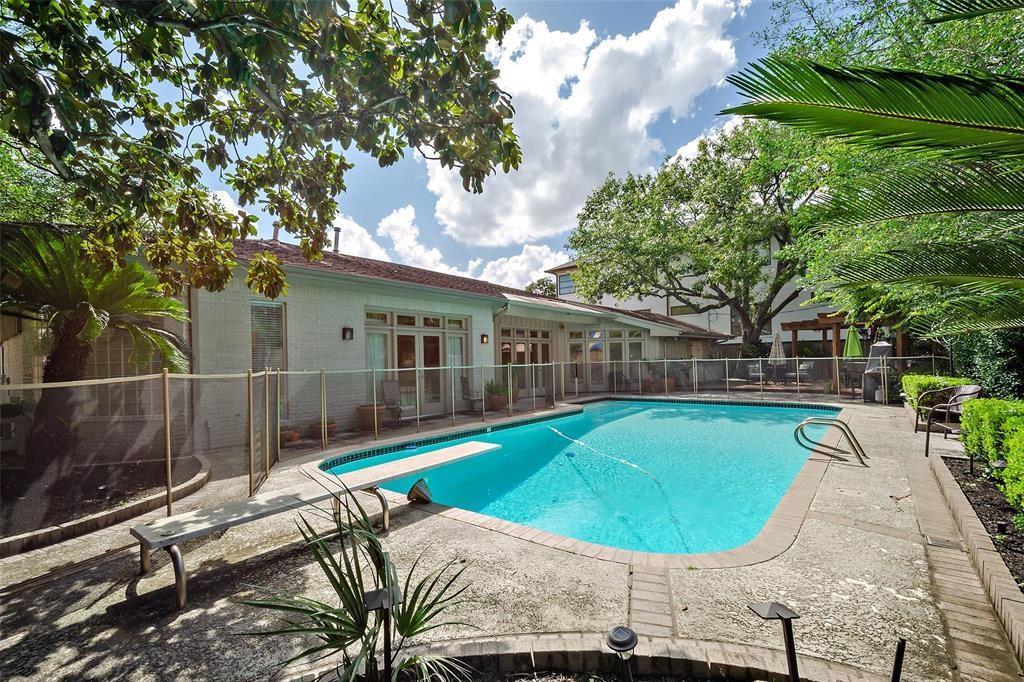 5026 Heatherglen Dr, Houston, TX 77096 House for Rent in Houston, TX