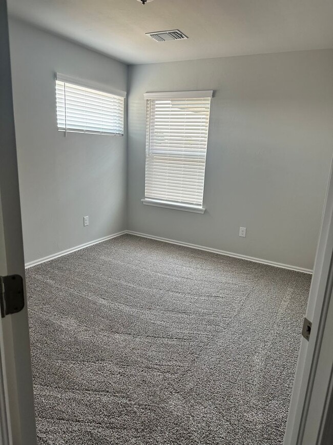 Building Photo - Home for rent