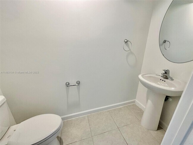 Building Photo - 255 SW 159th Pl