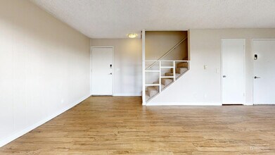 Interior Photo - Rosebeach