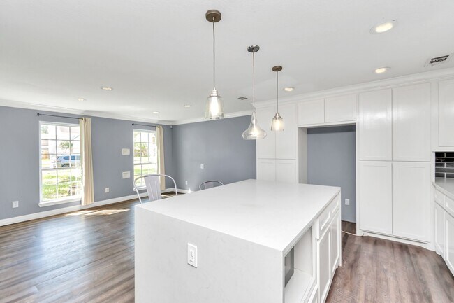 Foto del edificio - 12418 Mill Ridge Dr