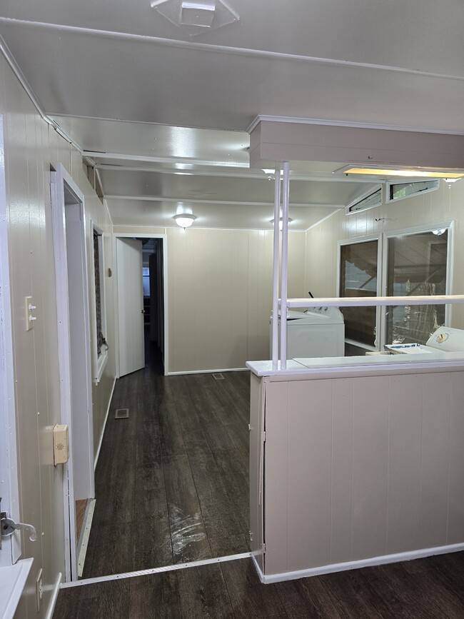 Building Photo - 145 Maugham Dr