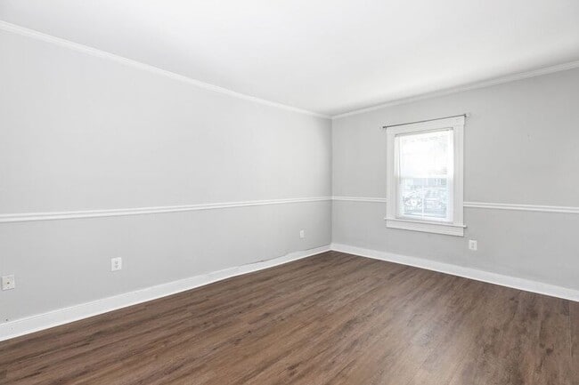 Building Photo - 407 Hawke St