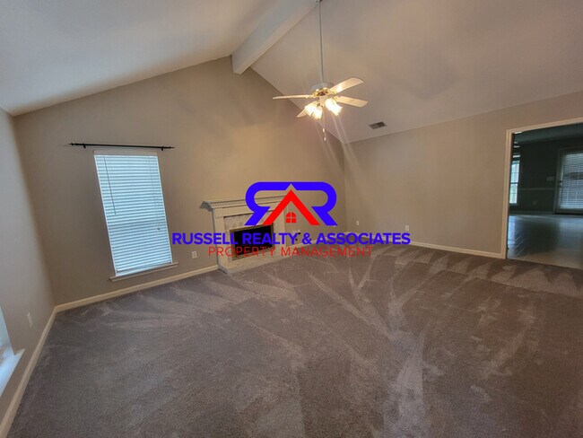 Building Photo - Alabaster- One Level Garden Home!