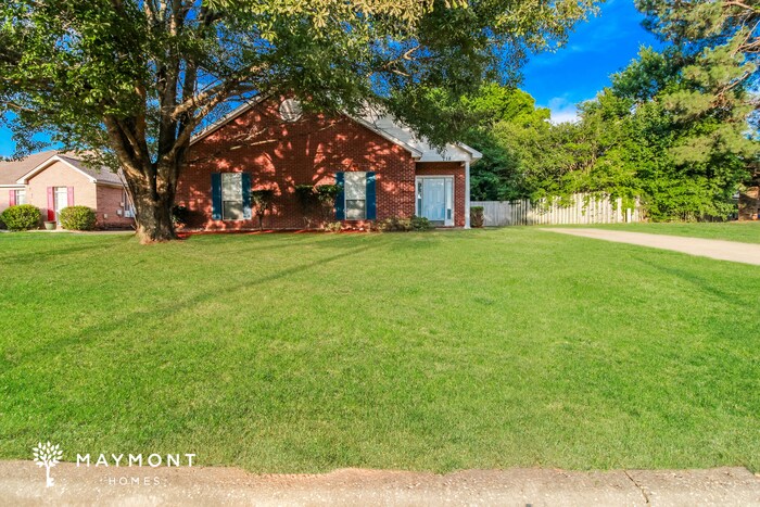 Foto del edificio - 718 Sandy Ridge Ct
