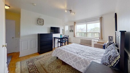 Building Photo - 710 Spadina Ave.