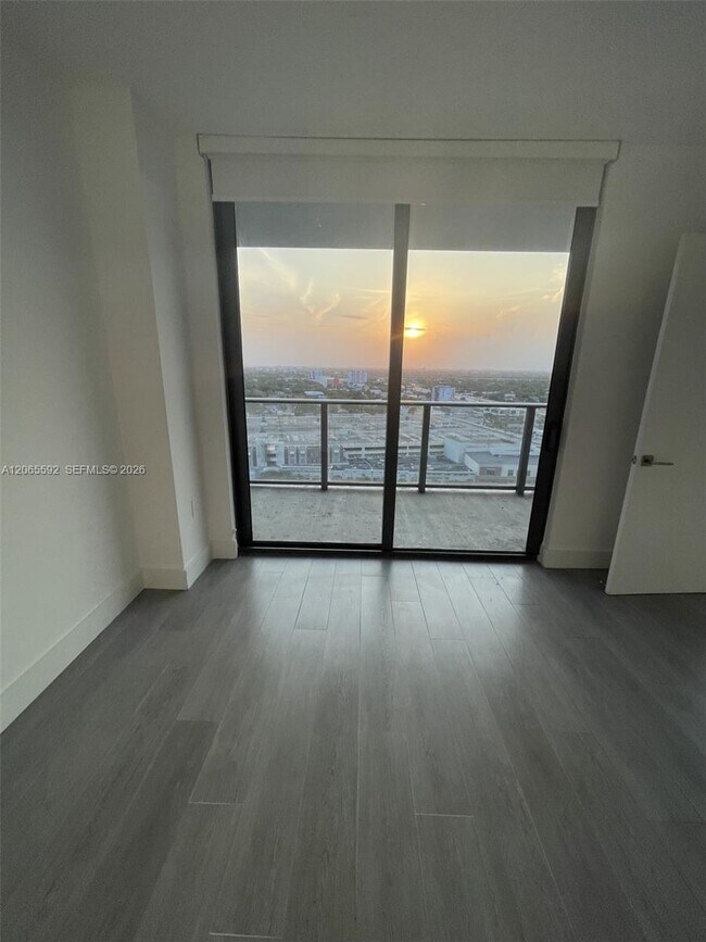 Foto del edificio - 121 NE 34th St
