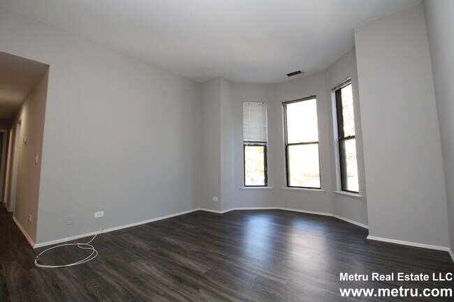 Building Photo - 807 W Willow St