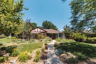 Building Photo - 1220 Dahlia St