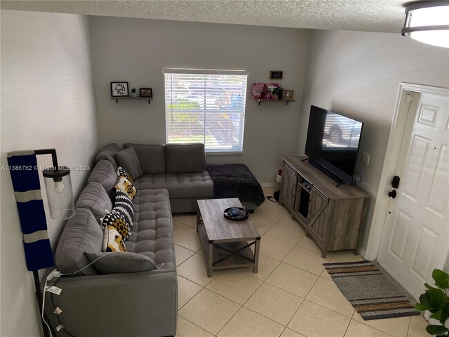Foto del edificio - 4964 Leeward Ln