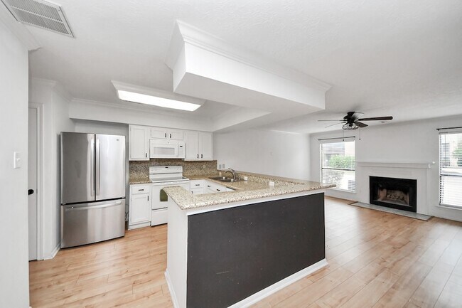 Building Photo - 12755 Mill Ridge Dr