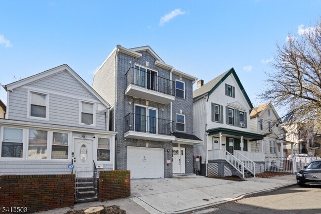 Foto del edificio - 73 Winans Ave