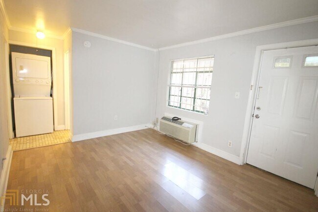 Foto del edificio - 758 St Charles Ave NE