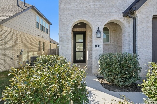 Building Photo - 10833 Coppola