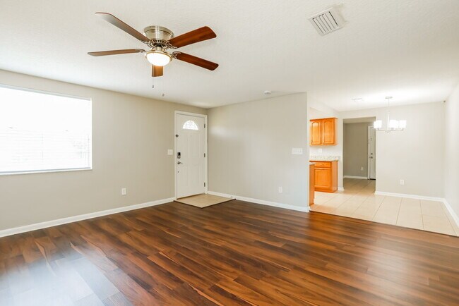 Foto del edificio - 2834 Tanglewood Blvd