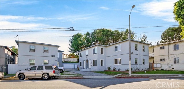 Building Photo - 1316 W Anaheim St