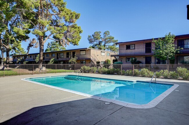 Foto del edificio - 1 Bedroom Condo close to UNLV & The Strip