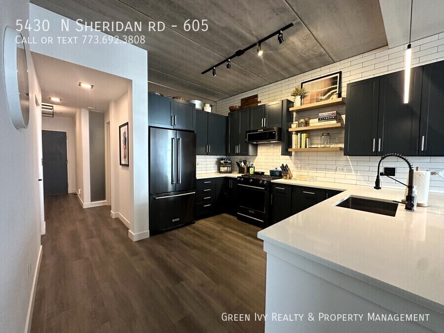 Foto principal - 5430 N Sheridan Rd