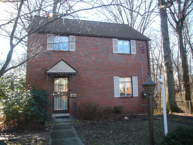 Building Photo - 204 N Emerson St