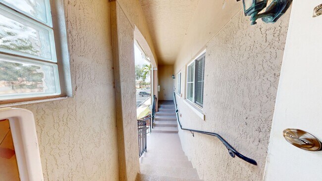 Foto del edificio - 2BD/2BA Condo in Briar Bay!