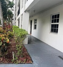 Building Photo - 2900 N Course Dr