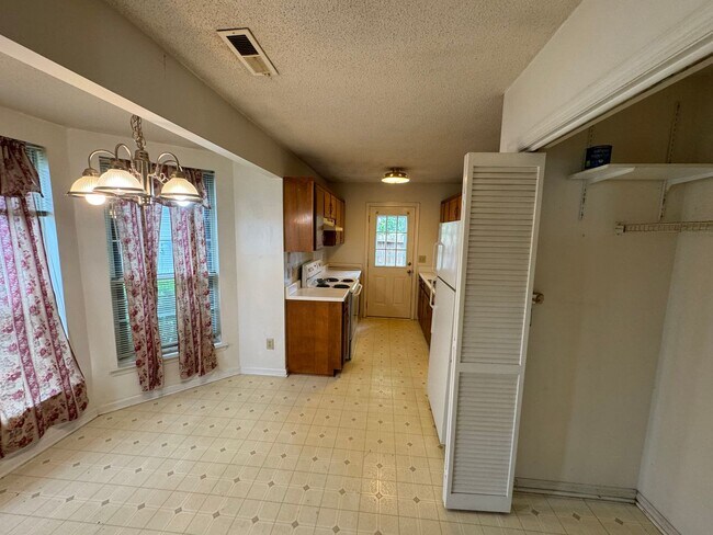 Foto del edificio - Condo near Nashville Airport & Percy Pries...