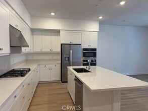 Building Photo - 425 Mulligan