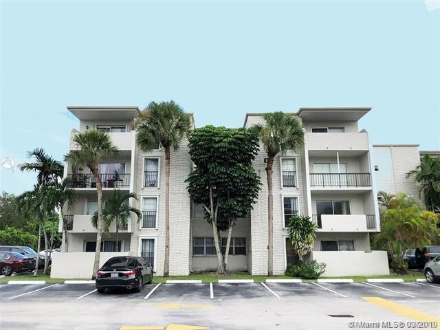 Building Photo - 6900 N Kendall Dr