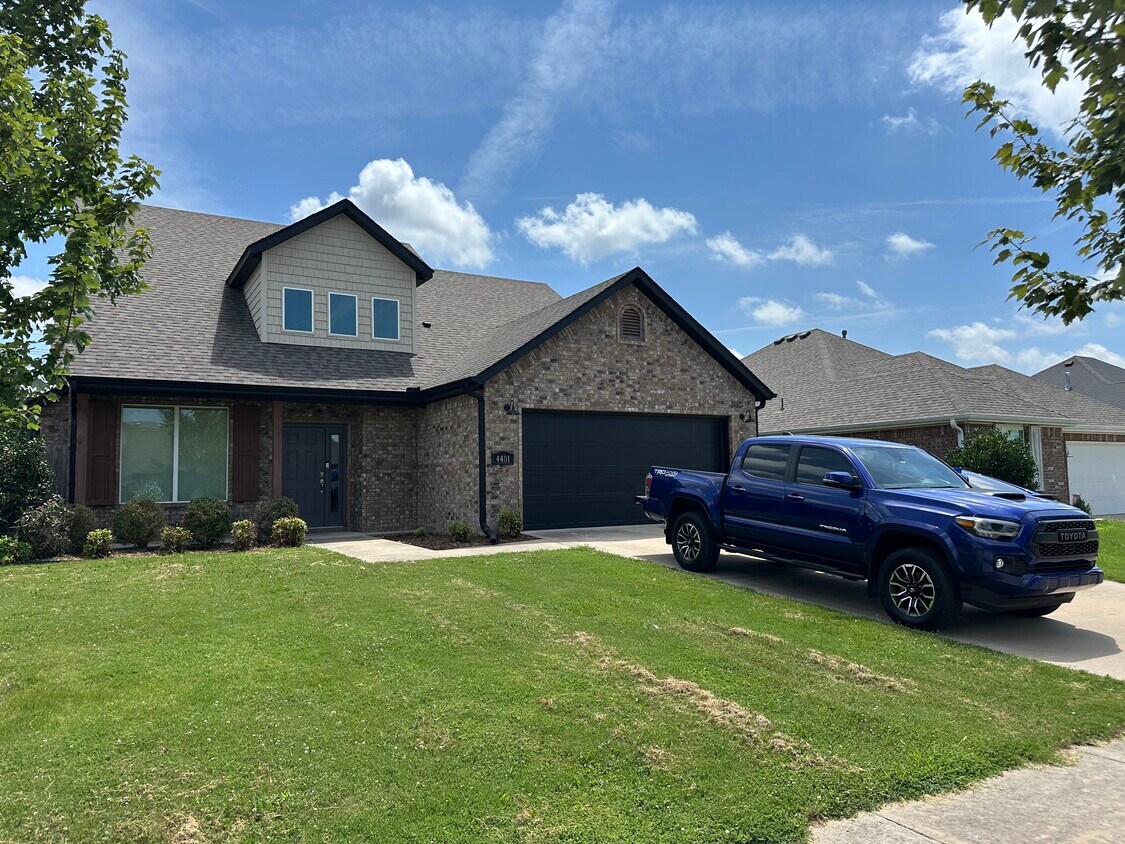Primary Photo - 4401 SW Layton Rd