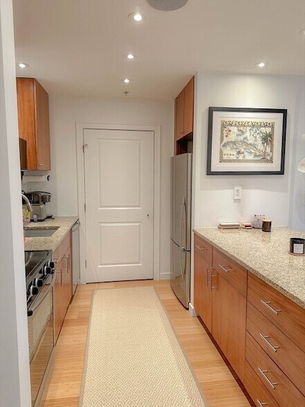 Foto del edificio - 16 Miner St