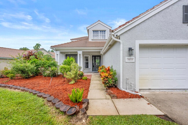 Foto del edificio - 3033 SE Brierwood Pl