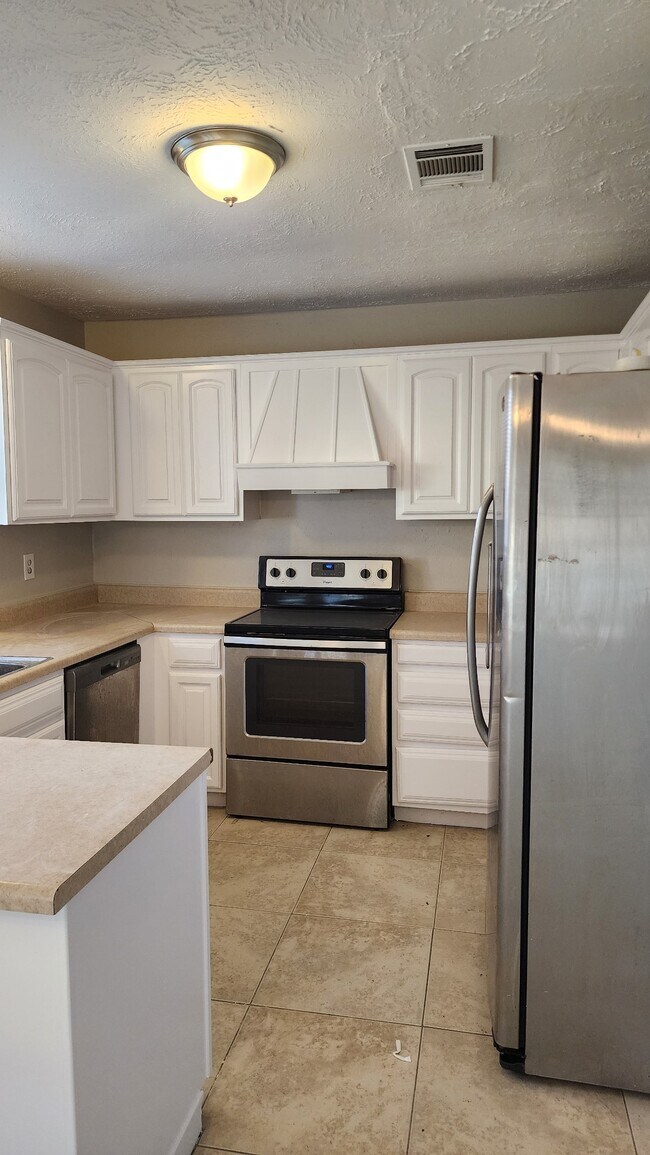 Foto del edificio - 9908 Thrush St