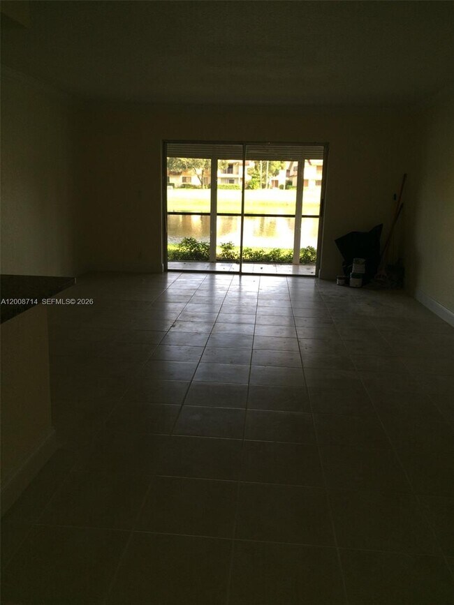 Building Photo - 407 Gardens Dr