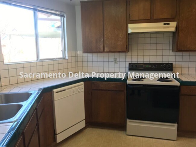 Foto del edificio - 7611 Bierston St