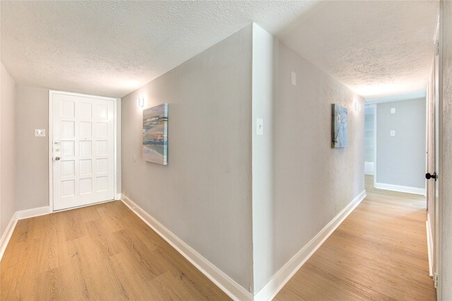 Building Photo - 15515 Mira Monte Dr