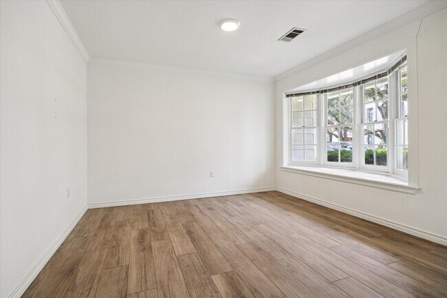Foto del edificio - 4025 Essex Ln