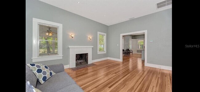 Foto del edificio - 1513 Palmetto Ln