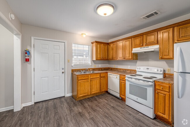 2BR, 1BA - 754SF - Kitchen - Saadi St.