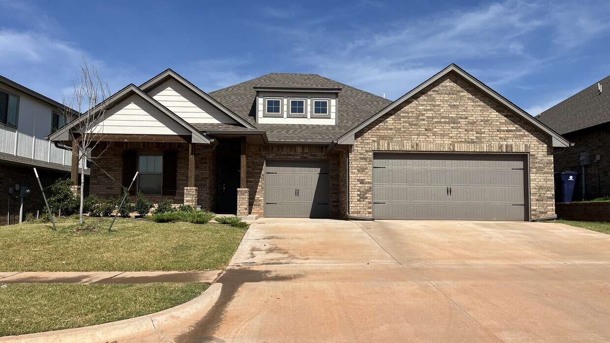 Foto principal - 19017 Grove Pkwy