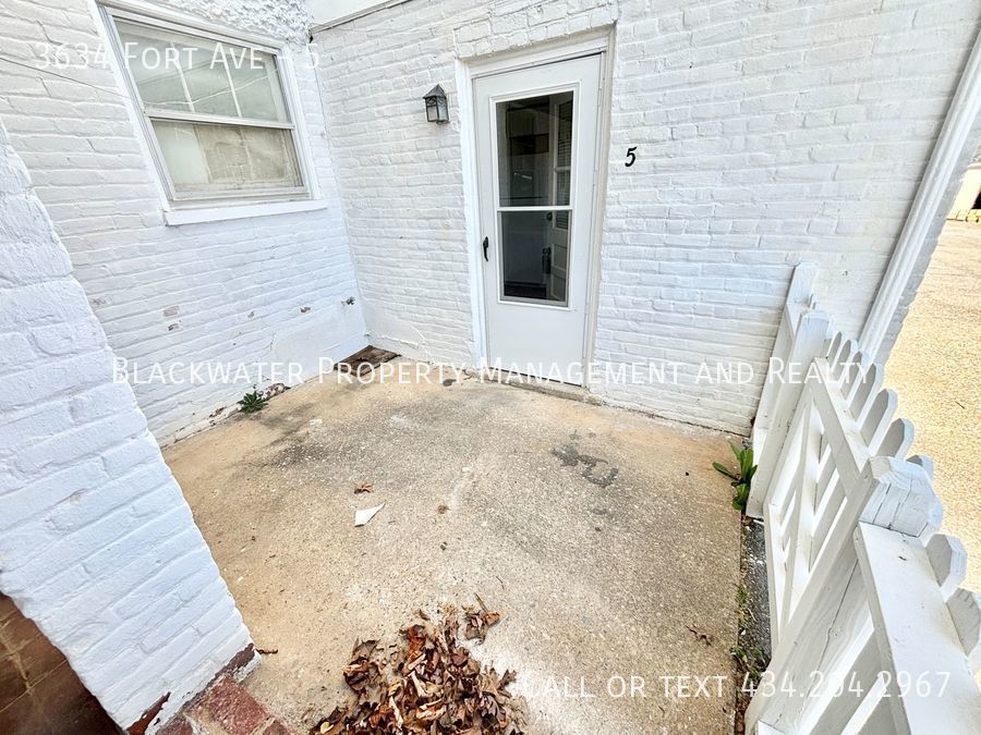 Primary Photo - One Bedroom Apartment off Fort Avenue! All...