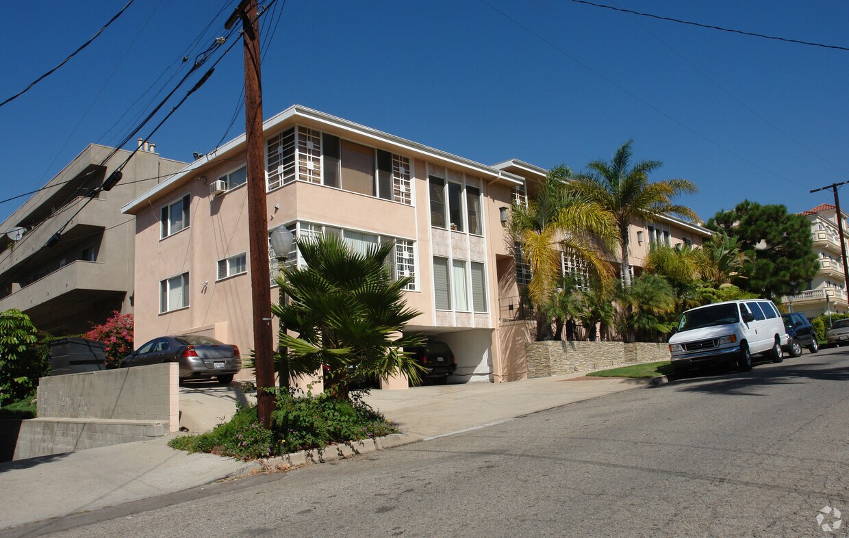 Building Photo - 10561 Missouri Ave