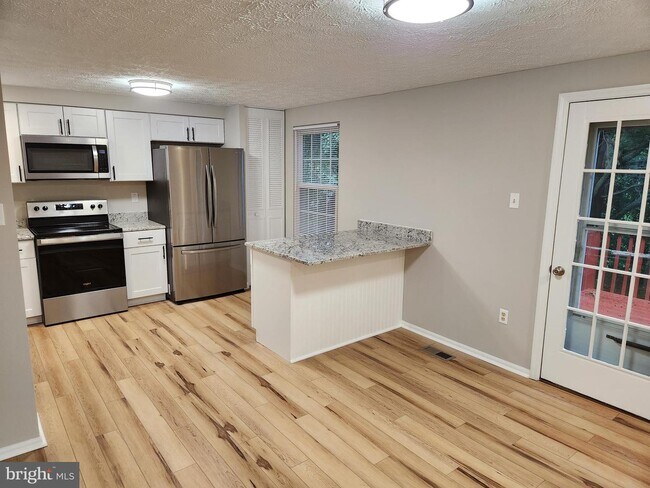 Building Photo - 9757 Red Clover Ct