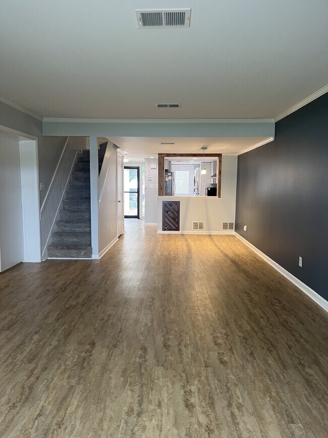 Foto del edificio - Stunning Waterfront Townhouse with 3 Bedro...
