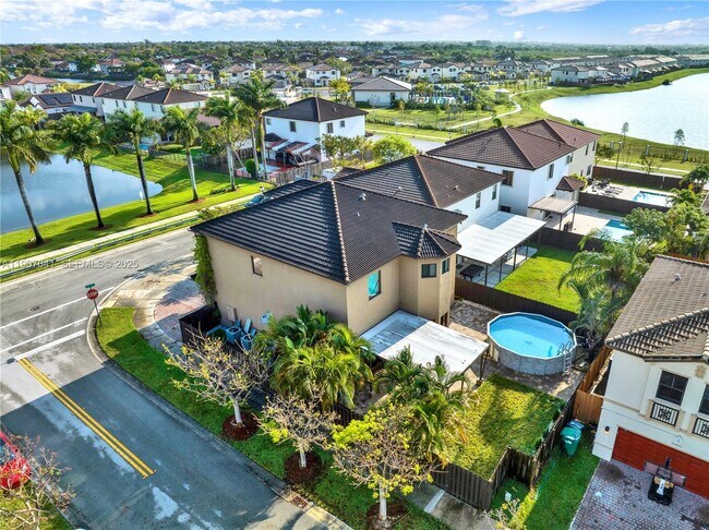 Foto del edificio - 10420 SW 229th Ln